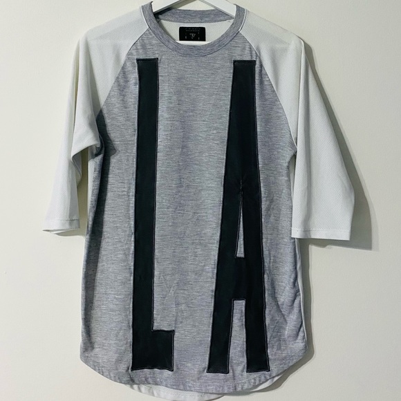 White Gray T-Shirt by GUESS with half way sleeve - Picture 8 of 8